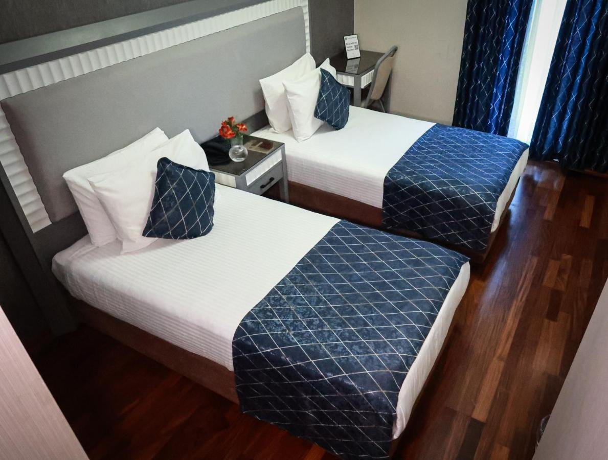 Nova Plaza Park Hotel Istanbul Bagian luar foto