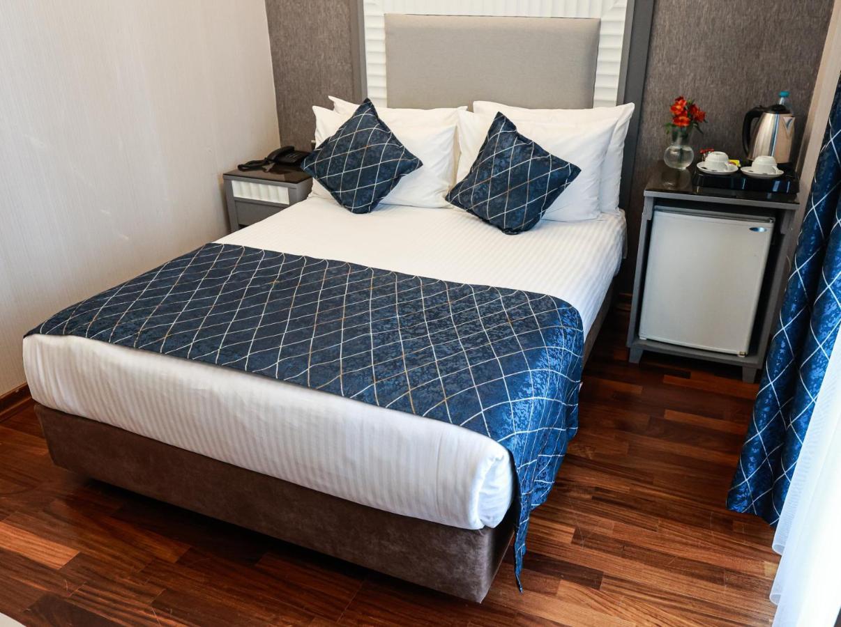 Nova Plaza Park Hotel Istanbul Bagian luar foto