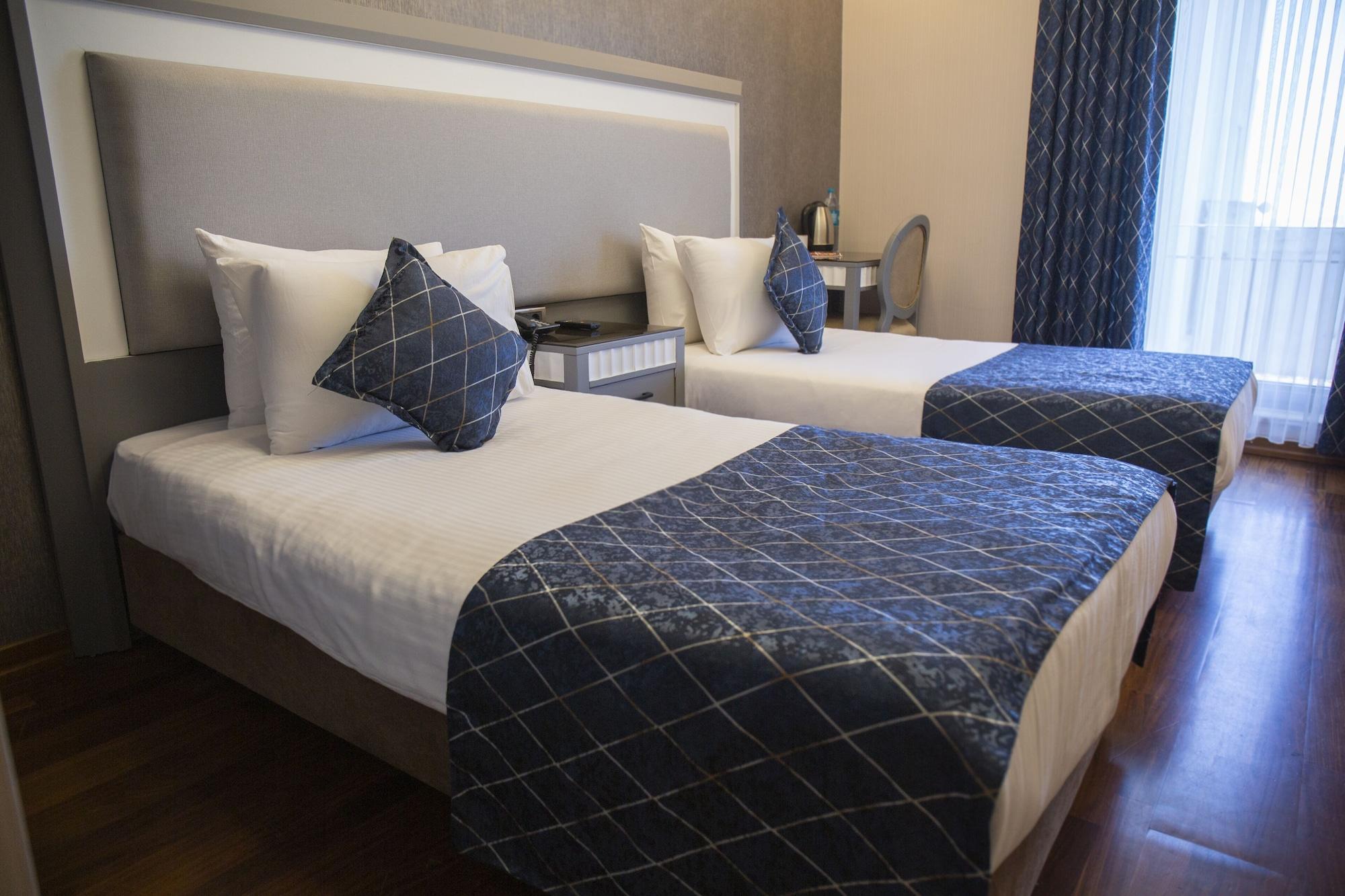Nova Plaza Park Hotel Istanbul Bagian luar foto