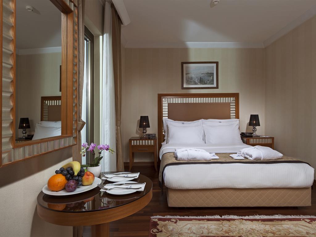 Nova Plaza Park Hotel Istanbul Bagian luar foto