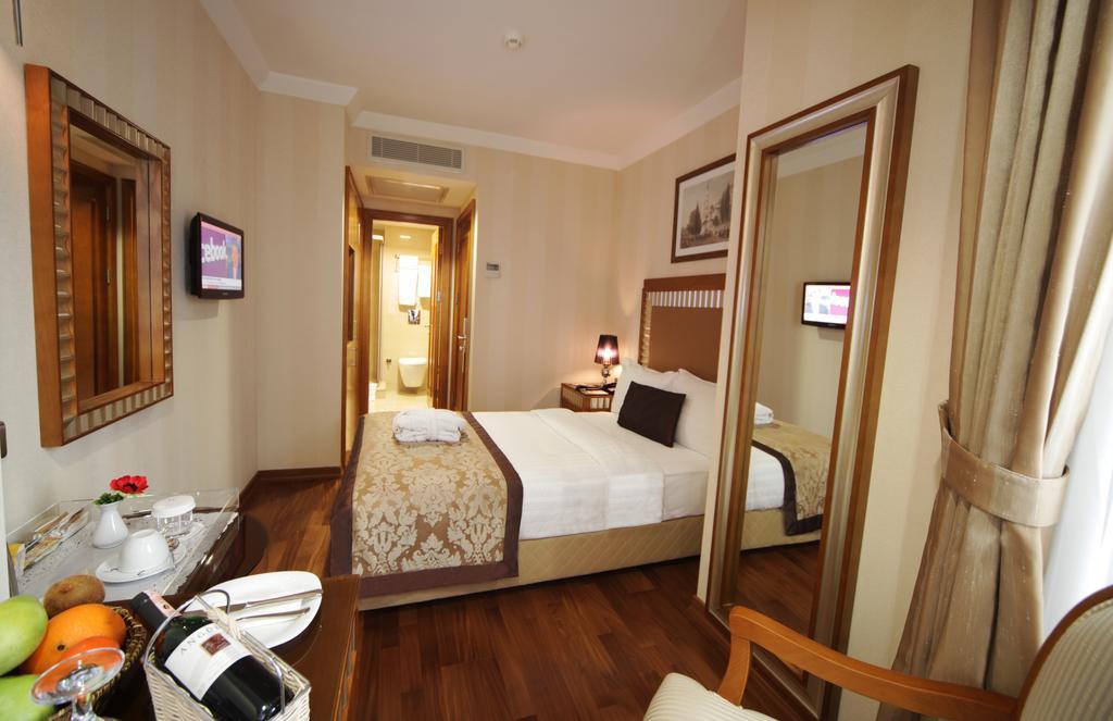 Nova Plaza Park Hotel Istanbul Bagian luar foto